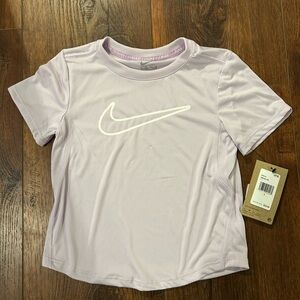 Nike Kids Tee size M